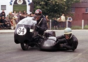 Images Dated 10th December 2017: Norman Huntingford & Ray Lindsay (Matchless) 1965 Sidecar TT