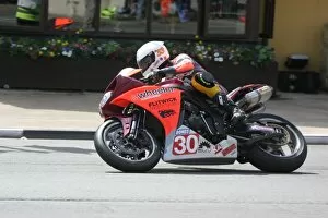 Images Dated 7th June 2010: Olie Linsdell (Yamaha) 2010 Superstock TT