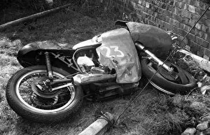Images Dated 17th December 2016: Oops! Ray Amms Proboscis Norton, 1954 Aintree