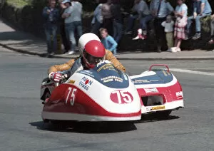 Images Dated 7th October 2020: Pat Gallagher & Alan Blackhurst (Derbyshire Yamaha) 1985 Sidecar TT