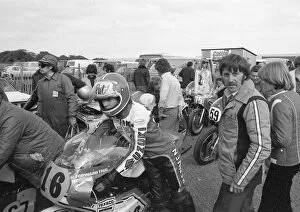 Mick Grant Collection: Pat Hennen (Suzuki) and Mick Grant 1977 Senior TT