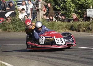 Patrick Kelly & Liam Kelly (Yamaha) 1989 Sidecar TT