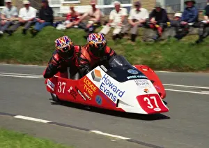 Paul Elliott & Julie Hanks-Elliott (Ireson Yamaha) 2002 Sidecar TT