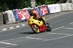 Paul Hunt (Suzuki) 2004 Senior TT