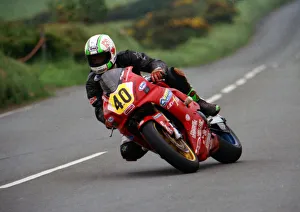 Paul Owen Collection: Paul Owen (Yamaha) 2002 Senior TT