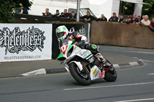 Paul Owen Collection: Paul Owen (Yamaha) 2009 Superstock TT