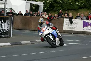 Images Dated 9th June 2009: Paul Shoesmith (Yamaha) 2009 Superstock TT