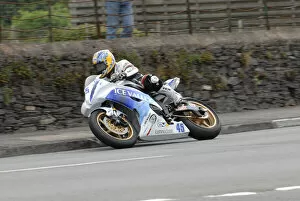 Images Dated 6th January 2021: Paul Shoesmith (Yamaha) 2010 Supersport TT