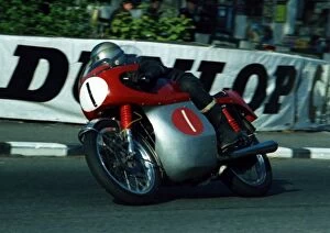 Images Dated 23rd February 2018: Paul Smart (Dunstall Dominator) 1967 Production TT