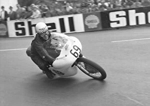 1969 Senior Manx Grand Prix Collection: Pete Elmore (Matchless) 1969 Senior Manx Grand Prix