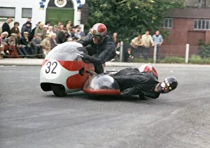 Images Dated 24th December 2021: Pete Hardcastle & T Halliday (Triumph) 1965 Sidecar TT