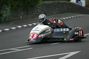 Images Dated 4th June 2005: Pete Nuttall & Kevin Morgan (Ireson Yamaha) 2005 Sidecar TT