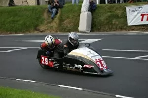 Images Dated 4th June 2005: Pete Nuttall & Ray Burns (Ireson Yamaha) 2005 Sidecar TT