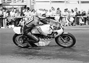 Images Dated 12th July 2019: Pete Shillings (Yamaha) 1975 Junior Manx Grand Prix