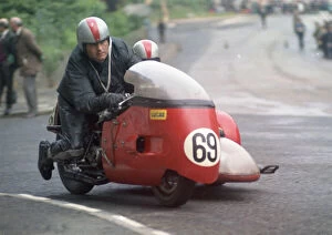 Images Dated 16th June 2021: Pete Tyack & P Meehan (Triumph) 1971 500 Sidecar TT