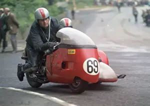 Pete Tyack & P Meehan (Triumph) 1971 500 Sidecar TT