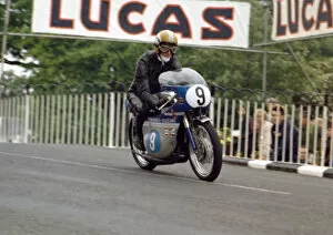 Images Dated 11th March 2019: Peter Berwick (Crooks Suzuki) 1971 Junior TT