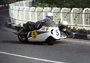 Images Dated 12th December 2016: Peter Brown & Mike Casey (BSA) 1969 750 Sidecar TT