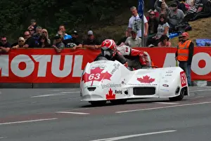 Peter Essaff & Jeff Gillard (MRE Yamaha) 2016 Sidecar 2 TT