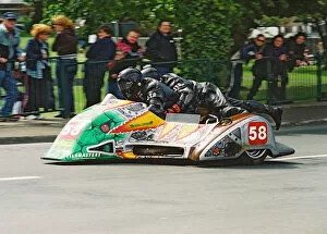 Aaron Galligan Gallery: Peter Farrelly & Aaron Galligan (Ireson Yamaha) 2004 Sidecar TT