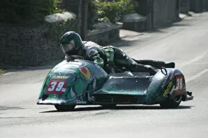 Images Dated 4th June 2007: Peter Farrelly & Jason Miller (Ireson Yamaha) 2007 Sidecar TT