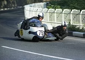 Images Dated 13th December 2016: Peter Hardy & Ron Hardy (HTS) 1969 750 Sidecar TT