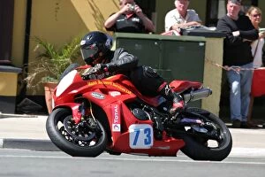 Images Dated 4th June 2008: Peter Hounsell at Parliament Square: 2008 Supersport TT