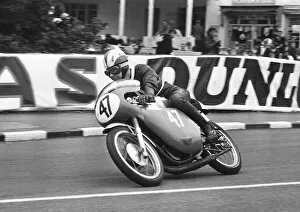 Images Dated 10th August 2016: Peter Inchley (Villiers) 1965 Lightweight TT