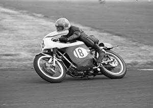 Images Dated 23rd February 2020: Peter Kermode (Velocette Metisse) 1975 Jurby Airfield