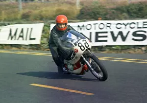 Images Dated 20th September 2021: Peter Millar (Yamaha) 1971 Lightweight Manx Grand Prix