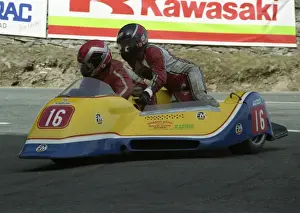 Peter Nutall & Raymond Burns (Honda) 1993 Sidecar TT