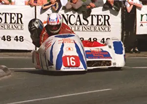 Peter Nuttall & Nick Crowe (Ireson Yamaha) 1999 Sidecar TT