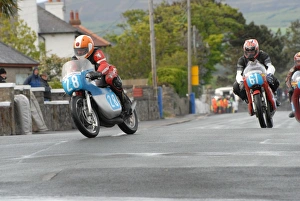 Ian Rycroft Gallery: Peter Richardson (Suzuki) and Ian Rycroft (Honda) 2007 Pre TT Classic
