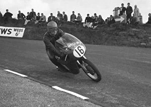 Peter Slinger (Honda) 1965 Lightweight Manx Grand Prix