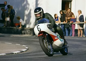 Images Dated 6th September 2019: Peter Thompson (Yamaha) 1975 Lightweight Manx Grand Prix