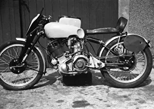 Peter Welshs (Vincent) 1952 Senior Manx Grand Prix