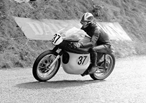 Images Dated 19th November 2015: Peter Williams (Matchless) 1966 Senior TT