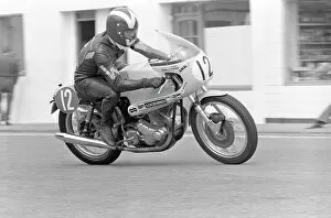 Images Dated 26th March 2013: Peter Williams (Norton) 1970 Production TT