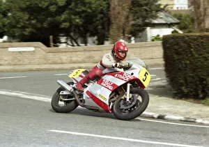Images Dated 18th April 2022: Phil Kneen (Road and Track Yamaha) 1986 Manx Grand Prix