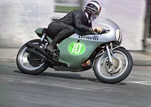 Images Dated 25th April 2021: Phil Read (Benelli) 1969 Lightweight TT