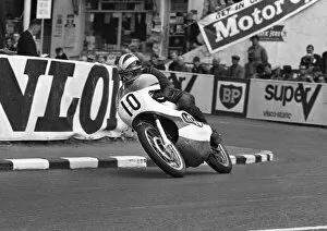 Images Dated 20th November 2015: Phil Read (Yamaha) 1966 Ultra Lightweight TT