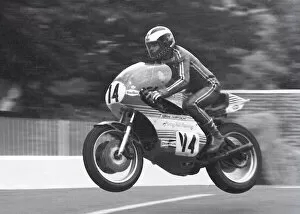Images Dated 26th August 2021: Phil Read (Yamaha) 1977 Classic TT practice
