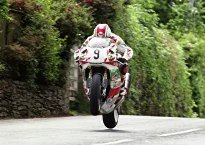 Phillip McCallen flies Ballacryre: 1995 Formula One TT