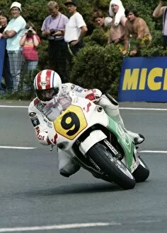 Images Dated 16th July 2011: Phillip McCallen at the Gooseneck: 1992 Supersport 600 TT