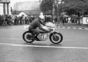 Images Dated 3rd November 2016: Pierre Soulas (Yamaha) 1977 Junior TT