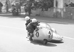 Images Dated 24th December 2021: Pip Harris & Joe Thornton (BMW) 1967 Sidecar TT