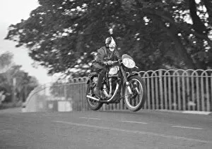 Images Dated 12th May 2023: R D Briscoe Norton 1949 Junior Clubman TT Practice