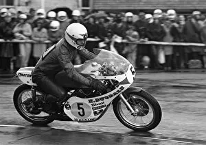 Images Dated 24th November 2015: Bill Rae (Dugdale Yamaha) 1975 Senior TT