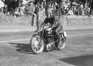 Velocette Collection: Ralph Seymour (Velocette) 1952 Junior TT
