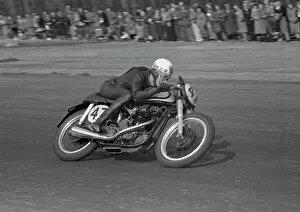 Images Dated 24th November 2016: Ray Amm (500 Norton) 1954 Silverstone Saturday